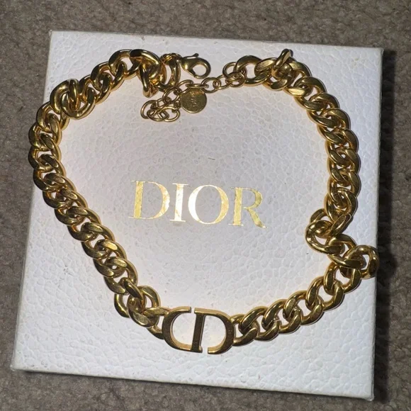 Dior Luxurious Gold-Tone Chain Necklace - Picture 2 of 6